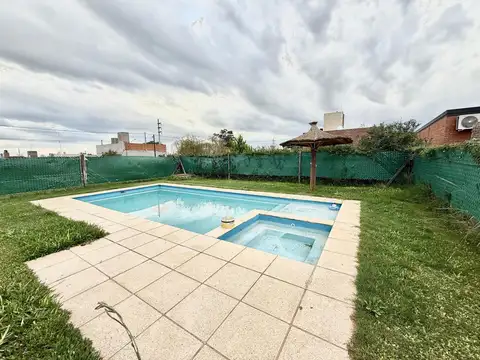 VENTA - Casa 2 dormitorios en Punta Chacra, Roldan