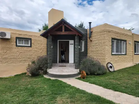 Casa 3 ambientes con 2 baños