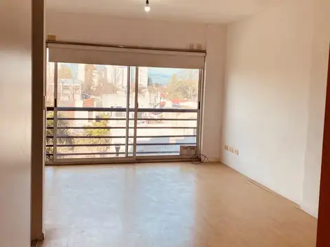 Departamento en Alquiler en Caseros, $ 380.000