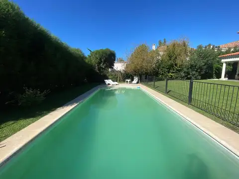 Casa 6 ambientes con 3 baños