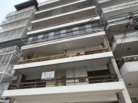 Alquiler departamento de 3 ambientes contrafrente en Flores