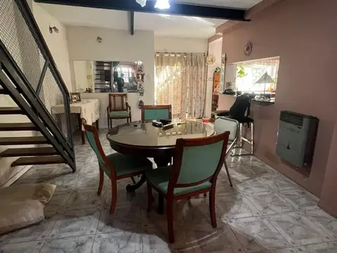 Casa 4 dormitorios en Adolfo Sordeaux
