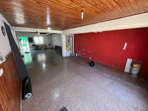 Casa 5 ambientes con 1 baño