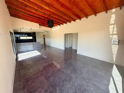 Casa 4 ambientes con 3 baños