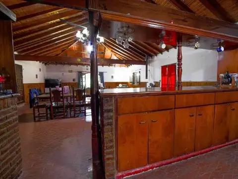 Venta Quinta 13 ambientes quincho y cochera en San Vicente