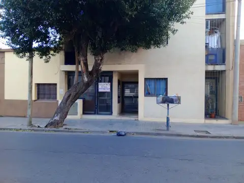 SE ALQUILA LOCAL/OFICINA A 3 CUADRAS DE BV. LOS GRANADEROS!