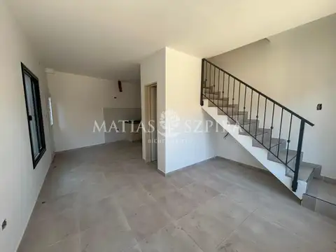 Depto Tipo Casa en Venta de 3 ambientes