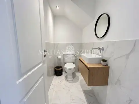 Depto Tipo Casa en Venta con 1 cocheras