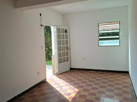 Casa 3 ambientes con 1 baño