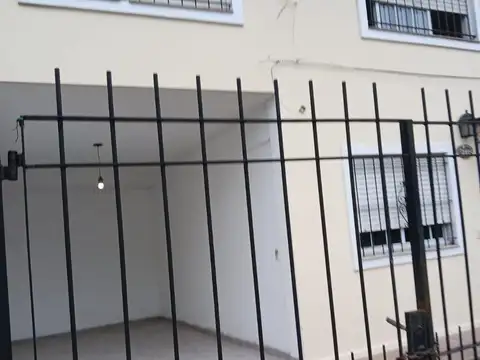 Depto Tipo Casa en Alquiler en San Miguel, $ 900.000
