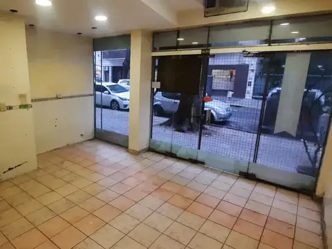 Local en Alquiler Via Pública