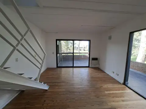 Departamento en Alquiler en Aparts del Pinazo, $ 1.200.000