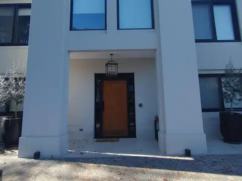 Excelente Casa en Las Praderas De Lujan