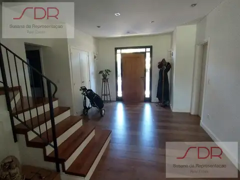 Casa 7 ambientes con 4 baños