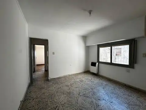 Depto 2 dorm. — 3 ambientes — 63 y 115 — excelente zona universitaria