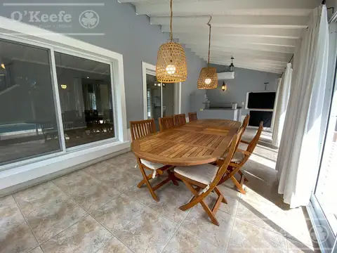 Casa en Venta  de 4 Ambientes En Club de Campo Abril Hudson Berazategui