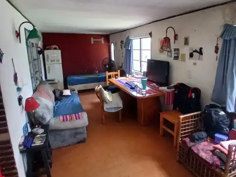 Casa 3 ambientes con 1 baño