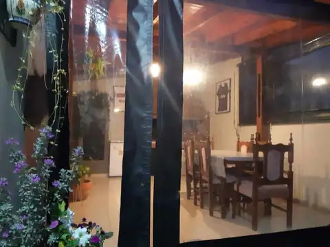 Casa 5 ambientes con 1 baño