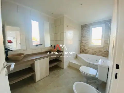 CASA EN VENTA EN SANTA ELENA - PILAR DEL ESTE