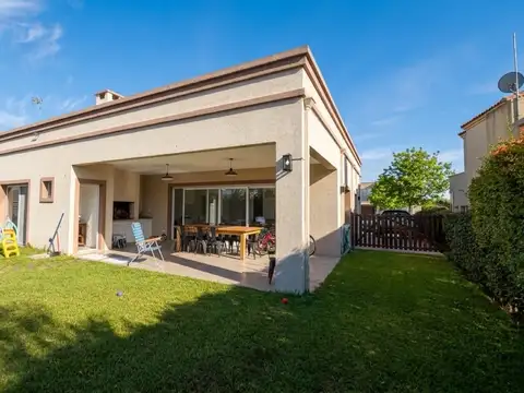 Venta casa en San Alfonso - Pilar del Este al 5500