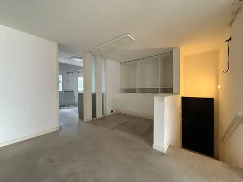 Excepcional Local Comercial con Oficinas y Terraza en Palermo