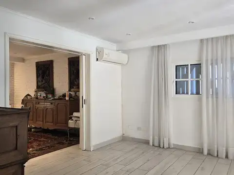 Casa en Venta con 4 cocheras