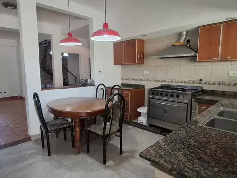 Depto Tipo Casa en Venta de 5 ambientes