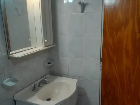 tipo casa 2 ambientes con entrada de auto sin expensas