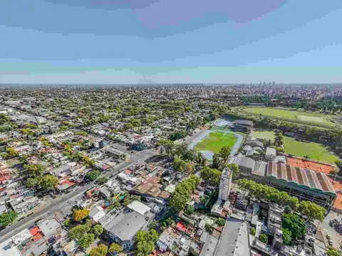 LOTE SOBRE BOULEVARD CON VISTA AL PARQUE EN VENTA