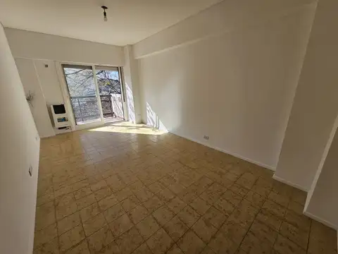 Monoambiente en Alquiler con Balcón al Frente. Caballito