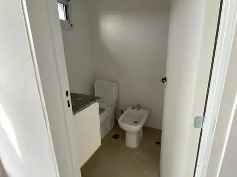Depto Tipo Casa en Alquiler con 1 cocheras