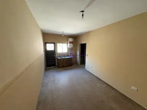 Depto Tipo Casa en Alquiler de 3 ambientes