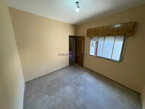 PH de 3 ambientes por pasillo interno con patio