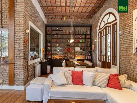 Casa 5 ambientes con 4 baños