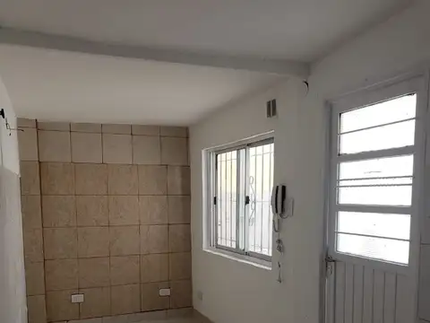 Depto Tipo Casa 2 ambientes con 1 baño