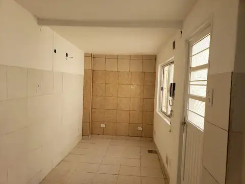 Depto Tipo Casa en Alquiler en Ramos Mejia, $ 460.000
