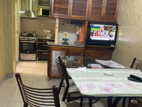 Depto Tipo Casa 3 ambientes con 2 baños