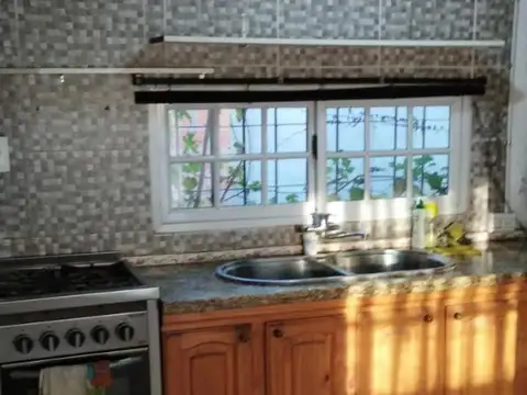 PROPIEDAD EN VENTA GRAL. RODRIGUEZ SOBRE LOTE DE 400m2