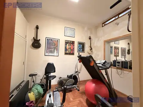 Casa 4 ambientes con 2 baños