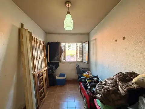 CINCO AMBIENTES EN VENTA ESCALERA 22B DOS BAÑOS