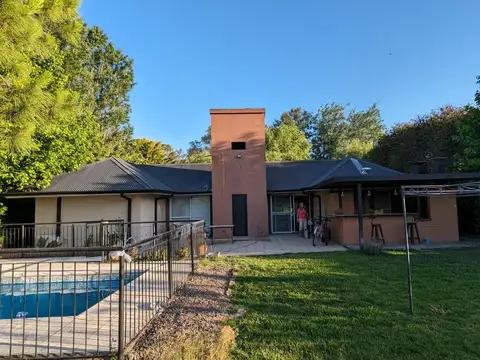 Casa 3 ambientes con 2 baños