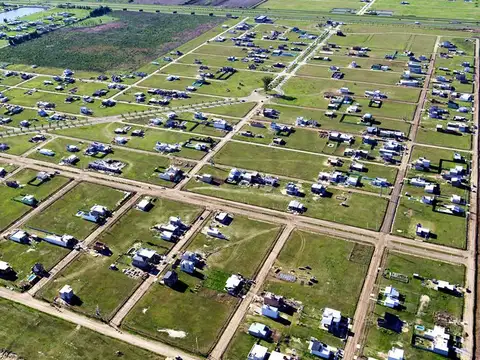 TERRENO EN VENTA DE 320m2 UBICADO EN TIERRA DE SUEÑOS 3 EN ROLDAN