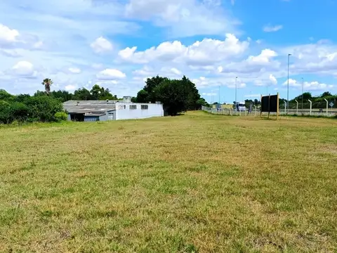 Alquiler Local / Galpón comercial 200 m² en Pando
