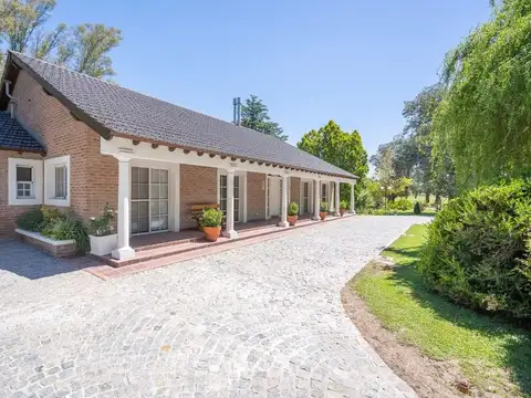 Club de Campo Praderas de Luján 200