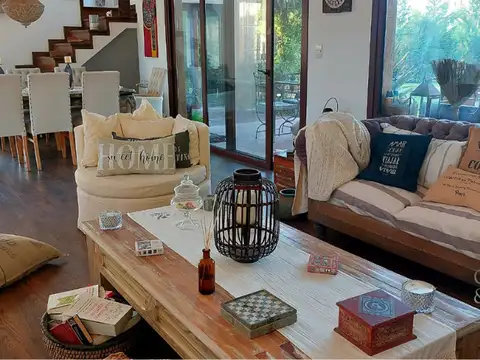 Casa 7 ambientes con 4 baños