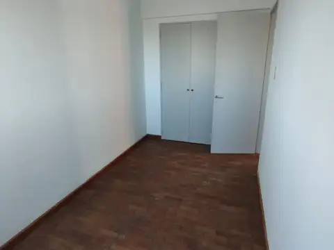 Dpto renovado amplias dimensiones 3 Dorm.