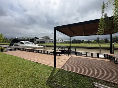 EL YACHT