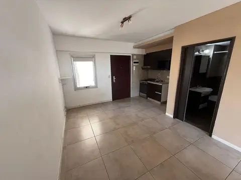 Departamento en Alquiler en Parque Chacabuco, $ 600.000