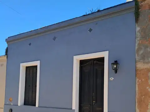 Alquiler amoblado céntrico 2 dorm c/garaje y jardín