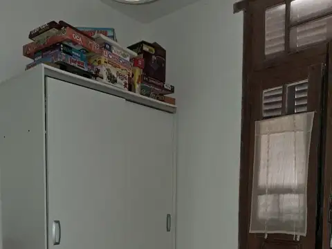 Alquiler amoblado céntrico 2 dorm c/garaje y jardín